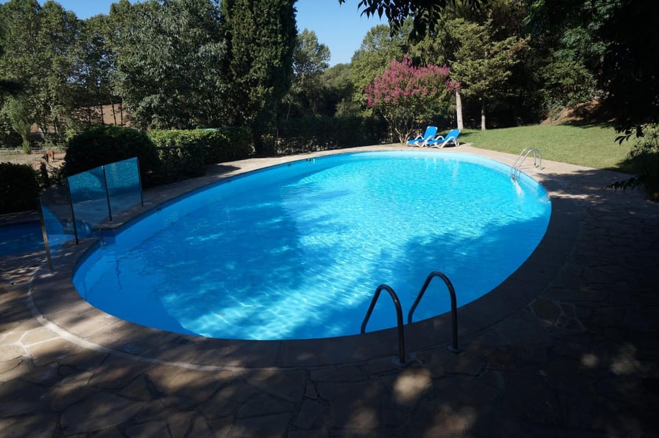 Swimming pool, Swimming pool