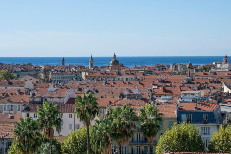 Azur Balcony Apartment Classic Charm with View Apartment in Nice
