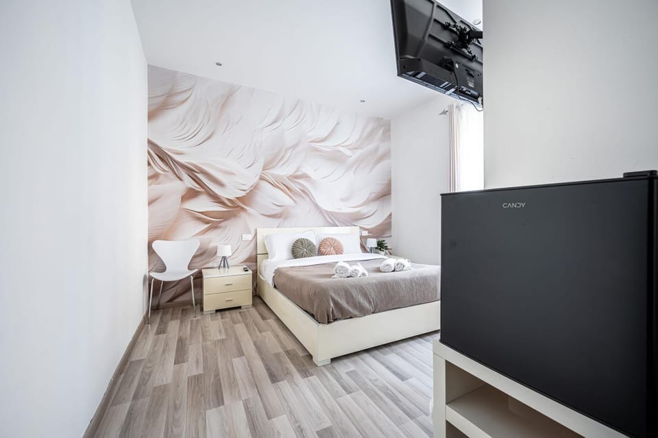 Bed, TV and multimedia, Photo of the whole room, Evening entertainment, Bedroom