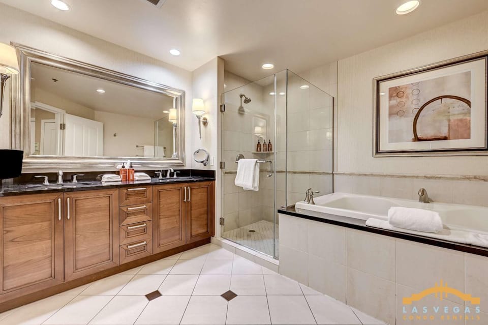 MGM Signature-28-718 Jacuzzi Studio House in Las Vegas Strip