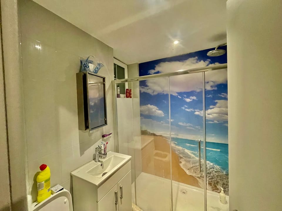 Studio Apartment in Edgware