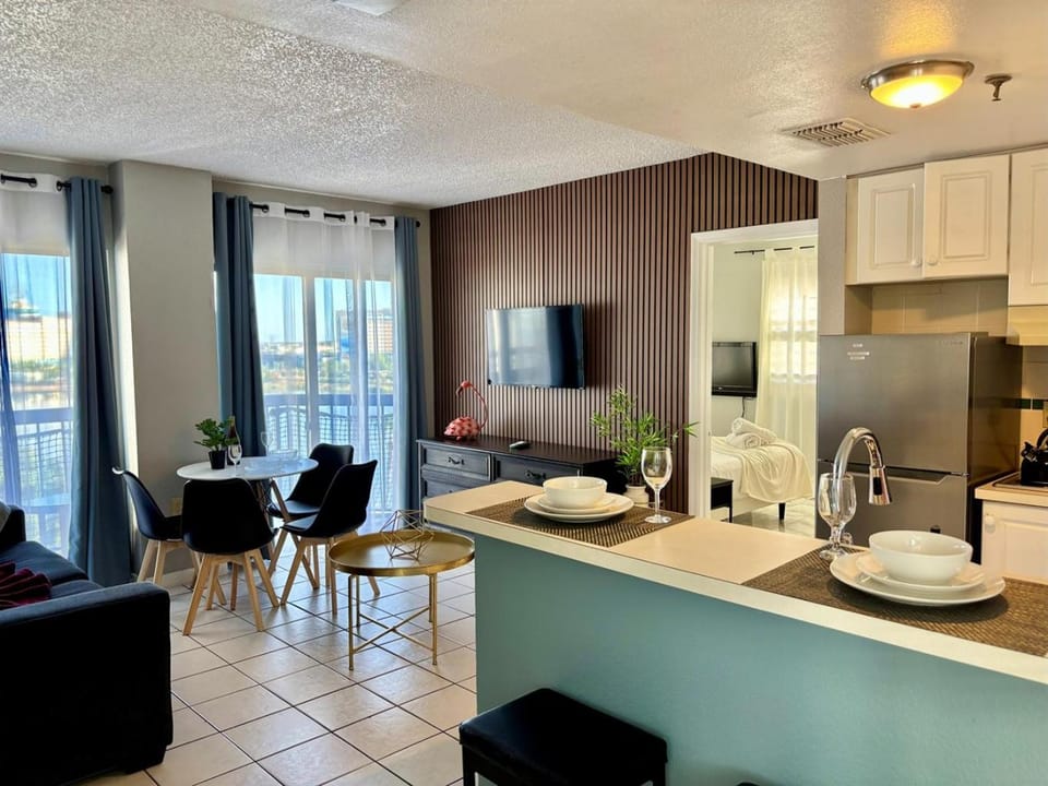 1802 Remodeled 2BR Condo at Enclave Suites Apartment in Orlando