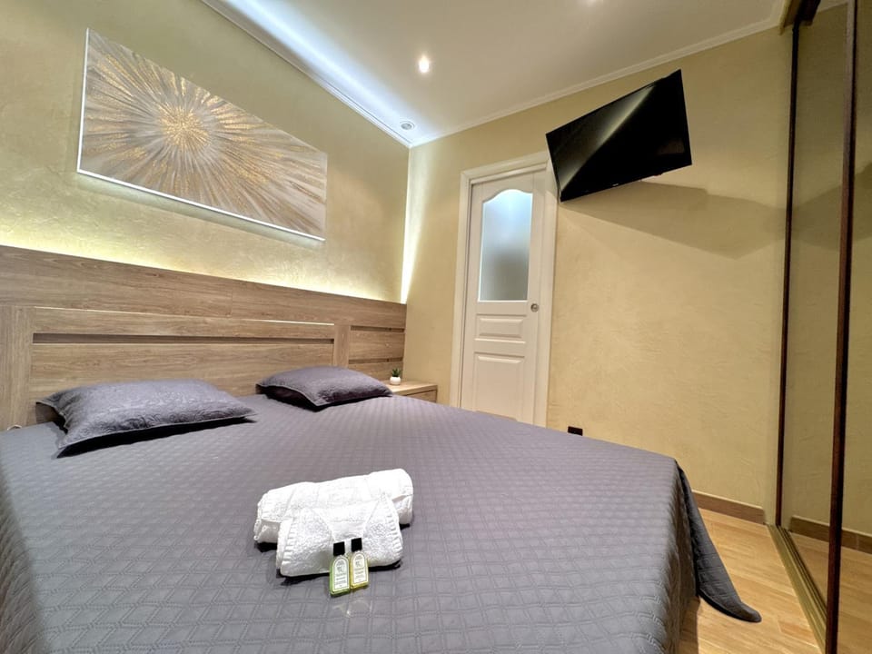 Bed, Bedroom