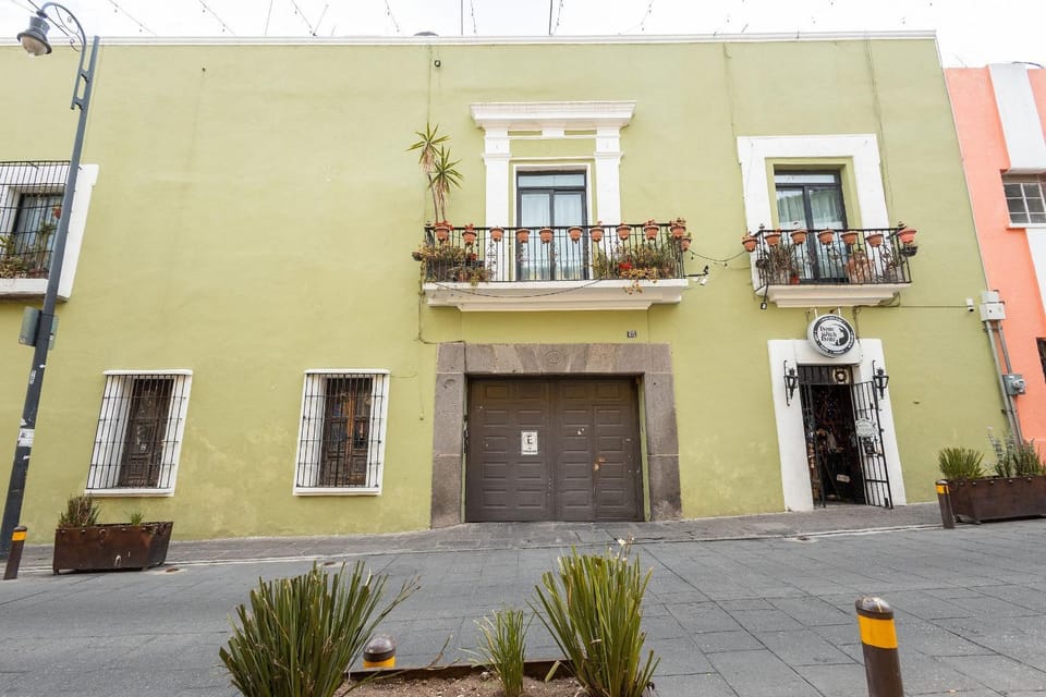 Facade/entrance