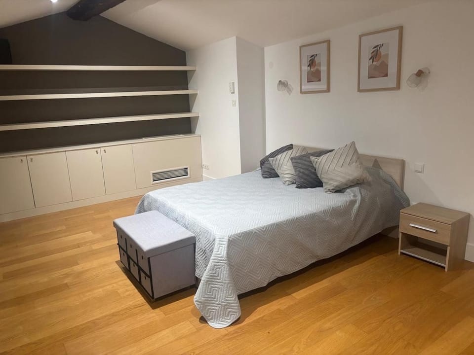 Élégant duplex 6 pers Ancienne demeure Montagny Apartment in Bourgogne-Franche-Comté