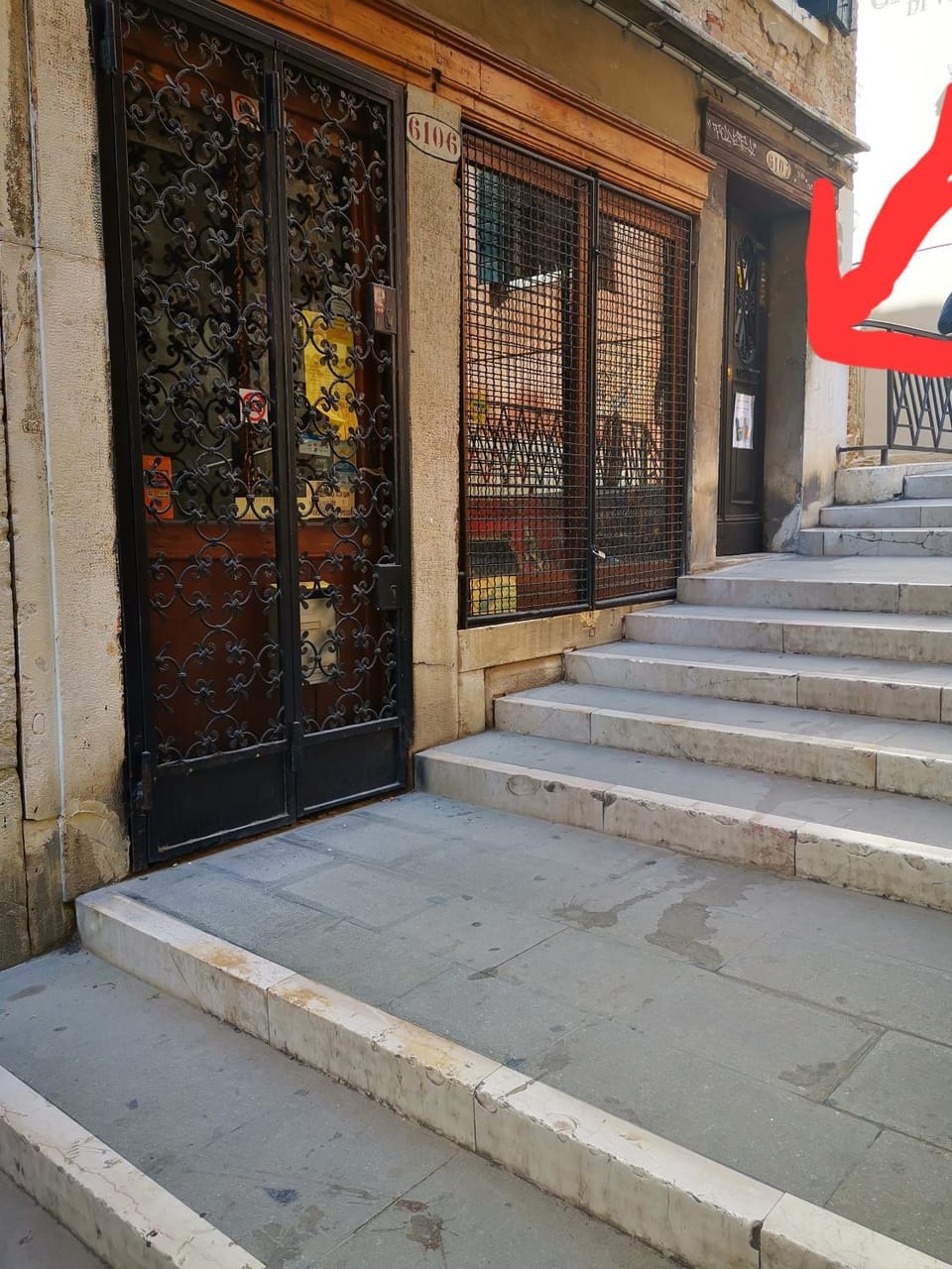 Facade/entrance