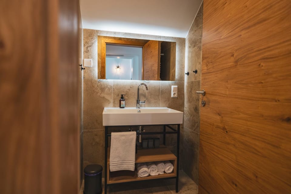 Bathroom, Bathroom