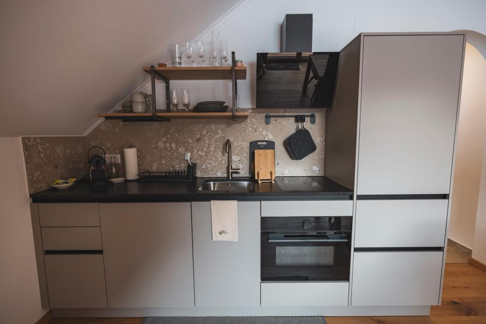 Restaurant/places to eat, Kitchen or kitchenette, Breakfast