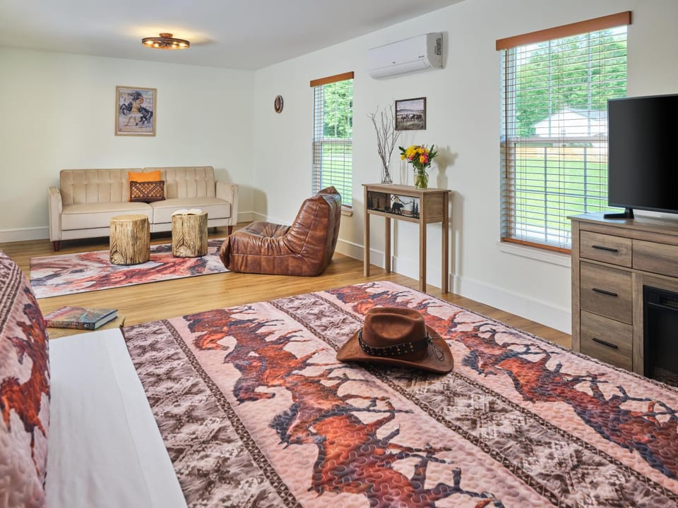 Saddleview Bed & Breakfast Bed and Breakfast in Pocono Mountains