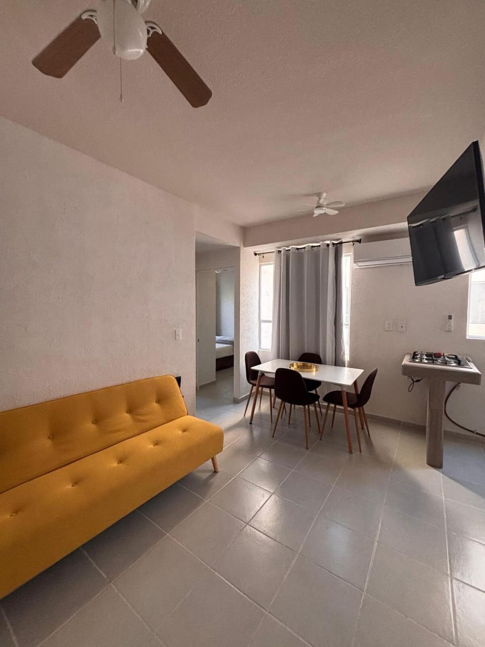 Communal lounge/ TV room, Dining area