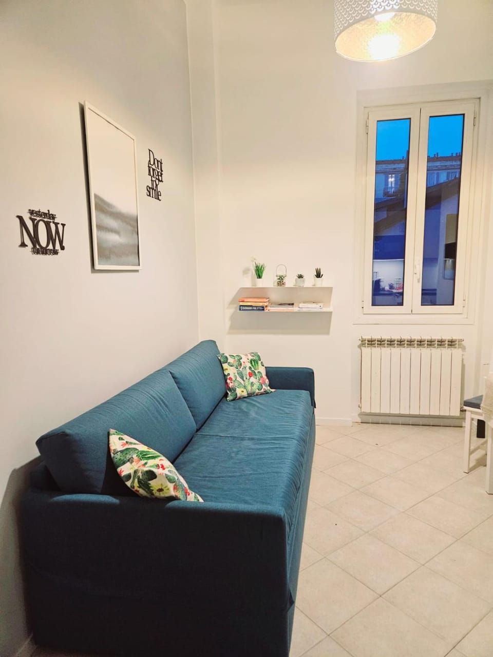 Living room, Seating area, internet