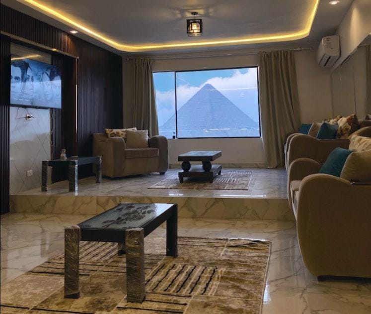 Khufu's Heaven Pyramids View Apartment in Egypt