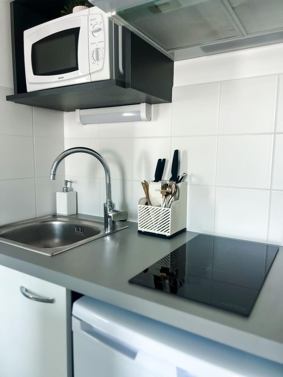 Equipped studio in Lormont and Free Parking Apartment in Bordeaux