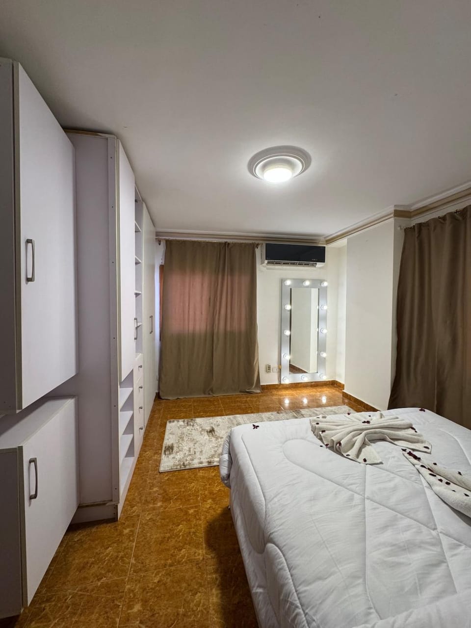Bed, Photo of the whole room, Bedroom, wardrobe, air conditioner