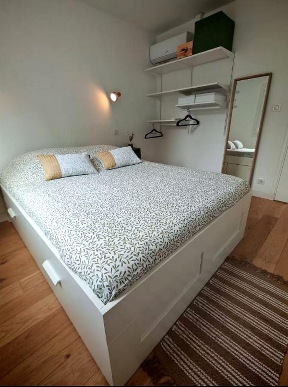 Bed, Bedroom