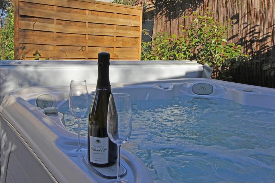 Hot Tub, Spa and wellness centre/facilities
