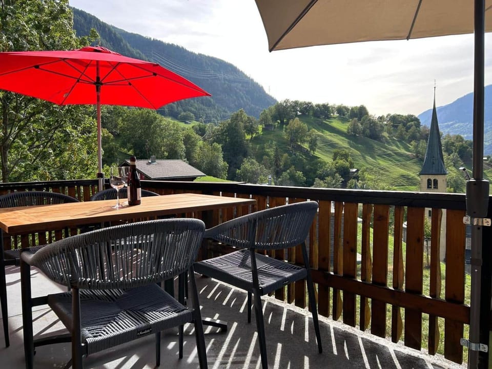View (from property/room), Balcony/Terrace, Mountain view