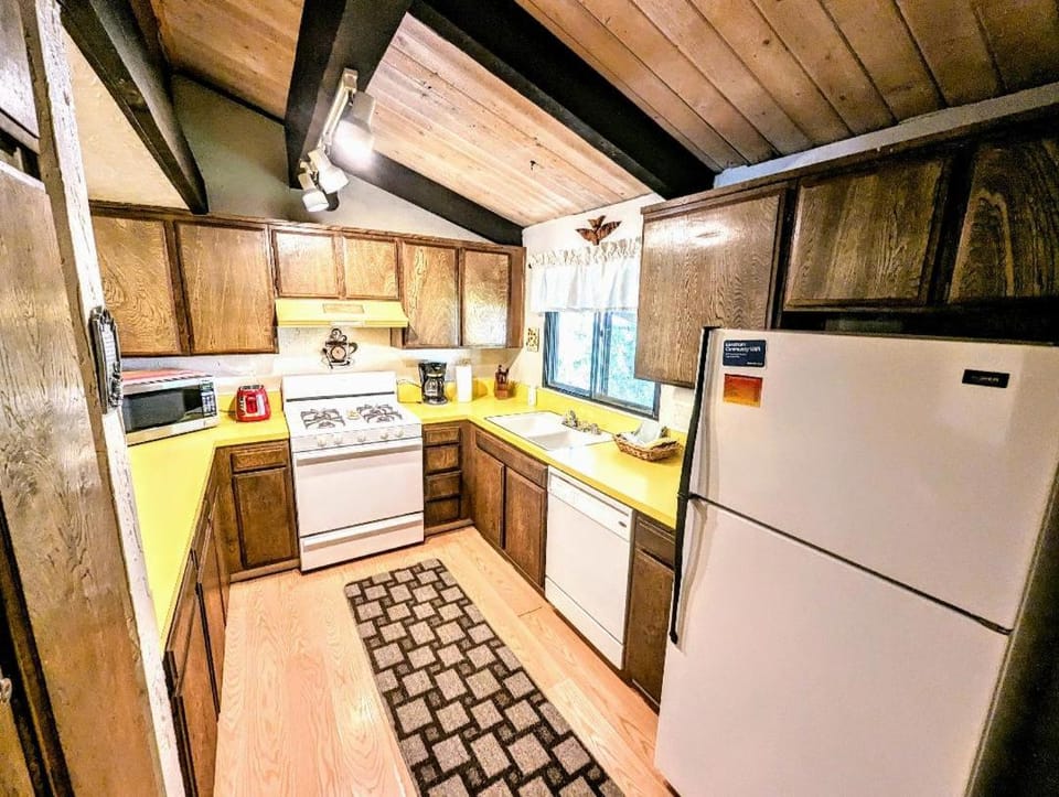 Snow Summit Townhouse Unit 34 House in Big Bear