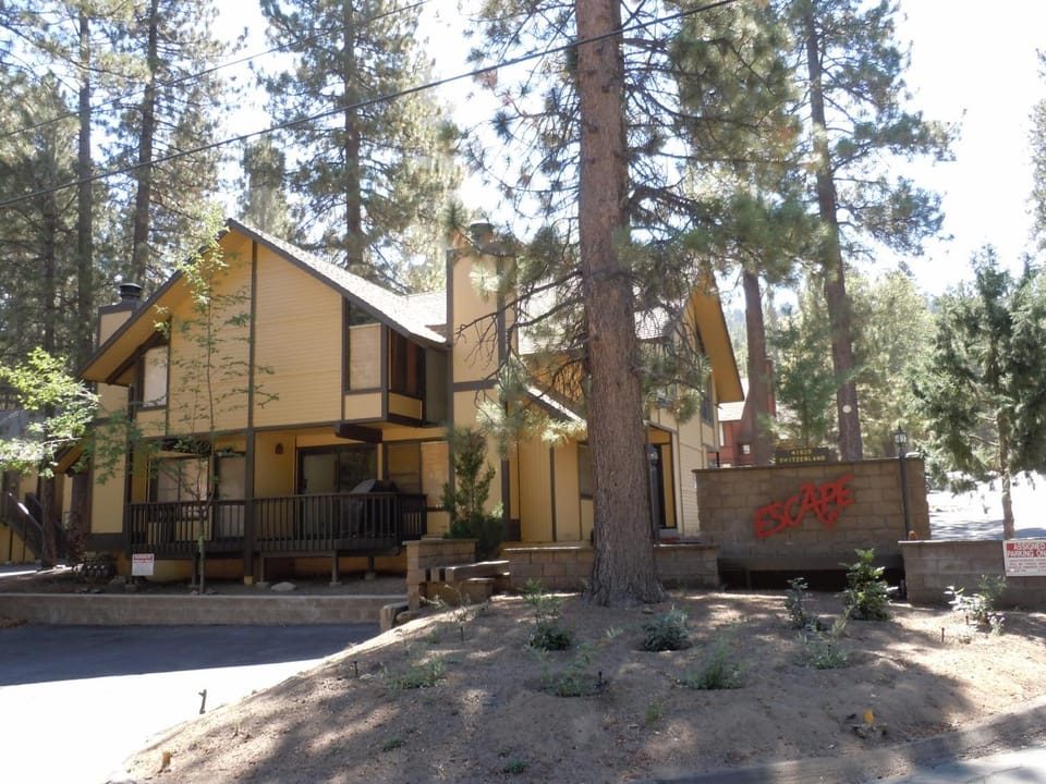 Escape For All Seasons Unit 05 House in Big Bear