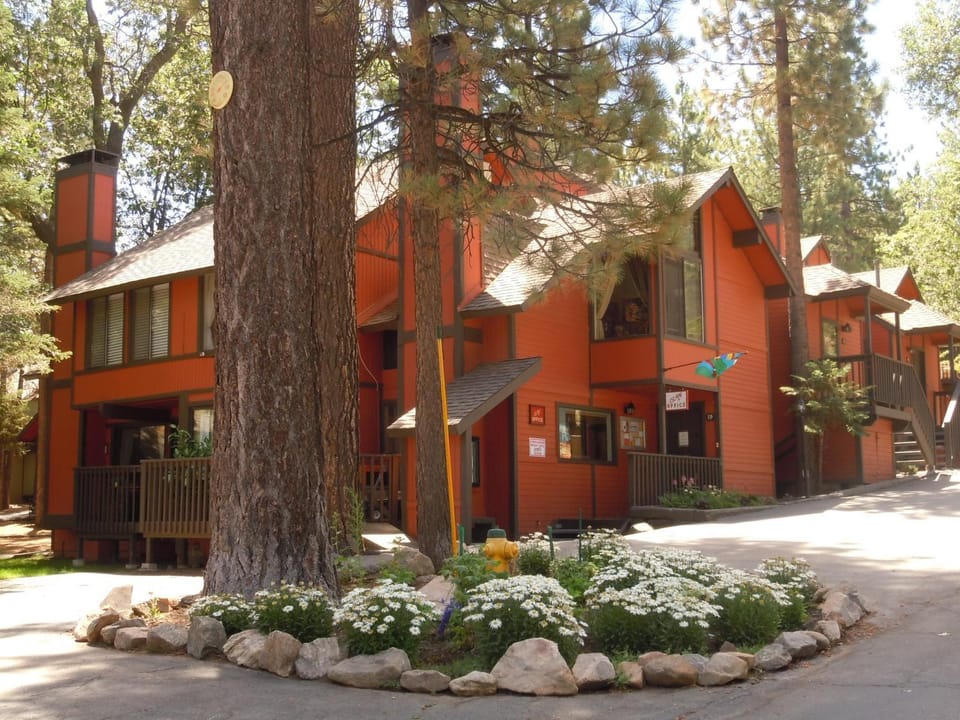 Escape For All Seasons Unit 23 Apartment in Big Bear