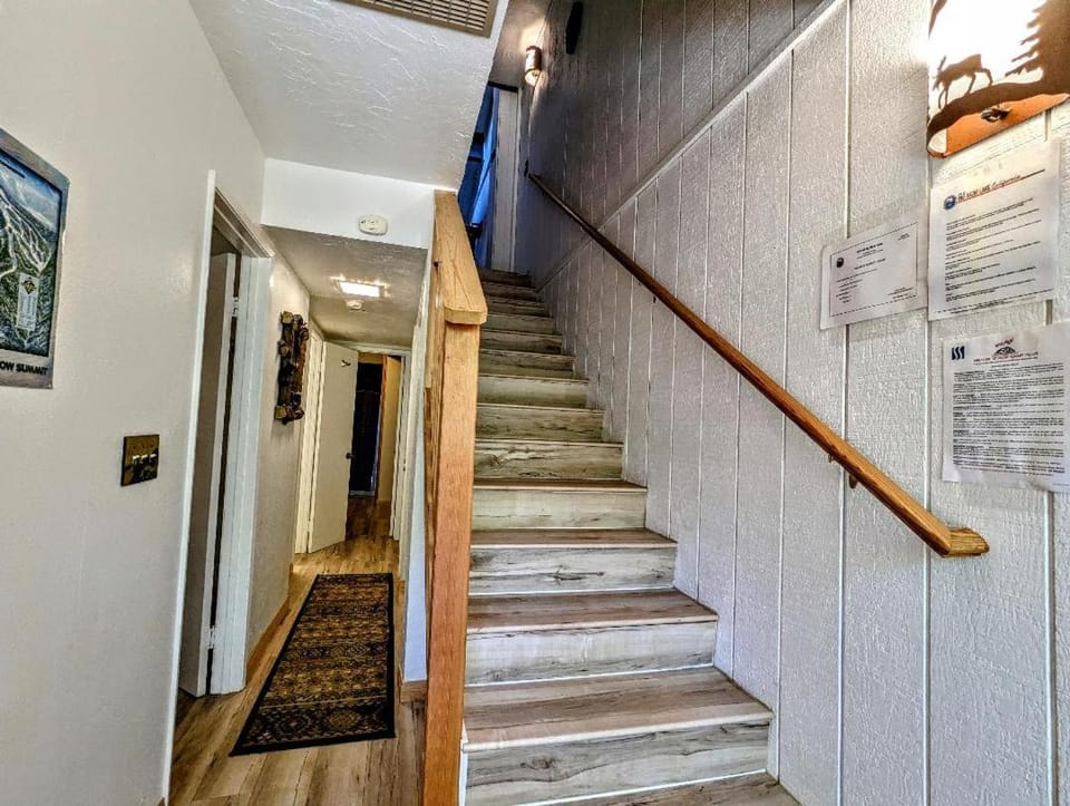 Snow Summit Townhouse Unit 05 With AC House in Big Bear