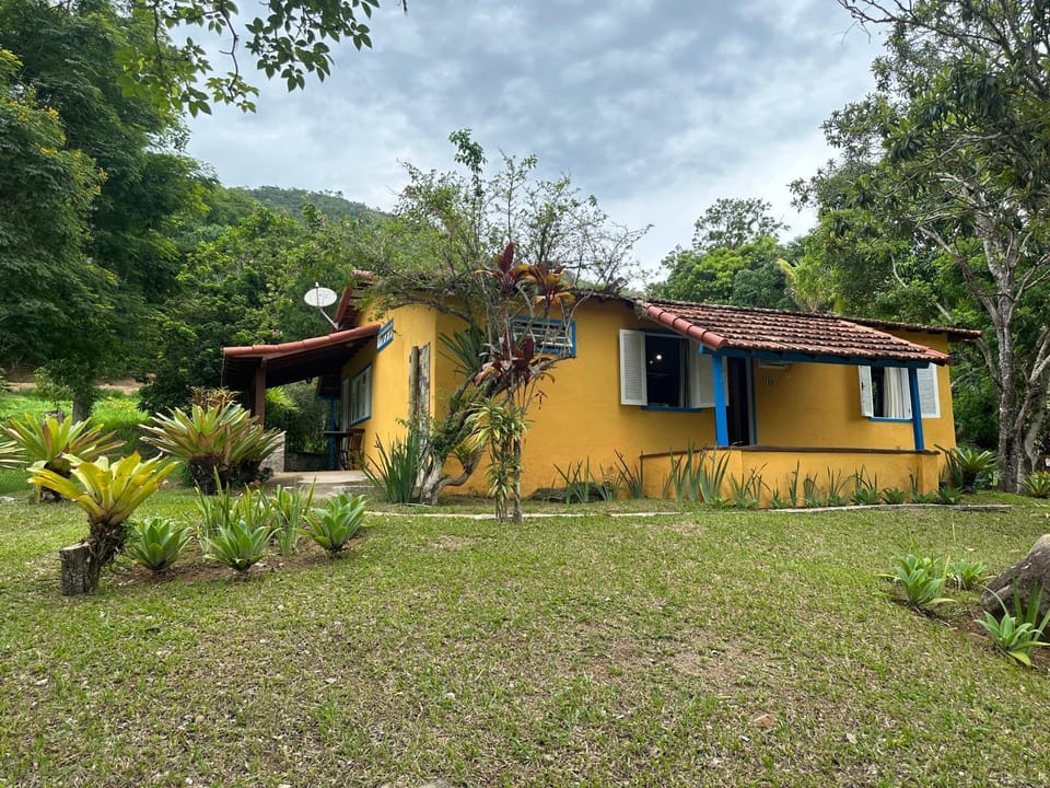 Chalé na Beira do Lago Pet Friendly House in State of Rio de Janeiro