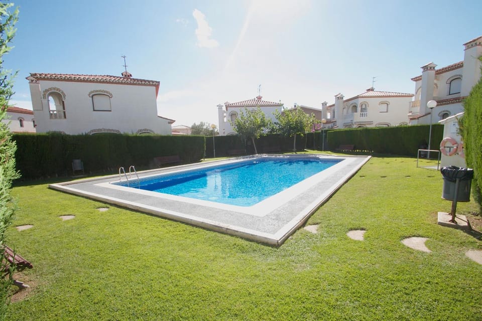 Swimming pool, Swimming pool