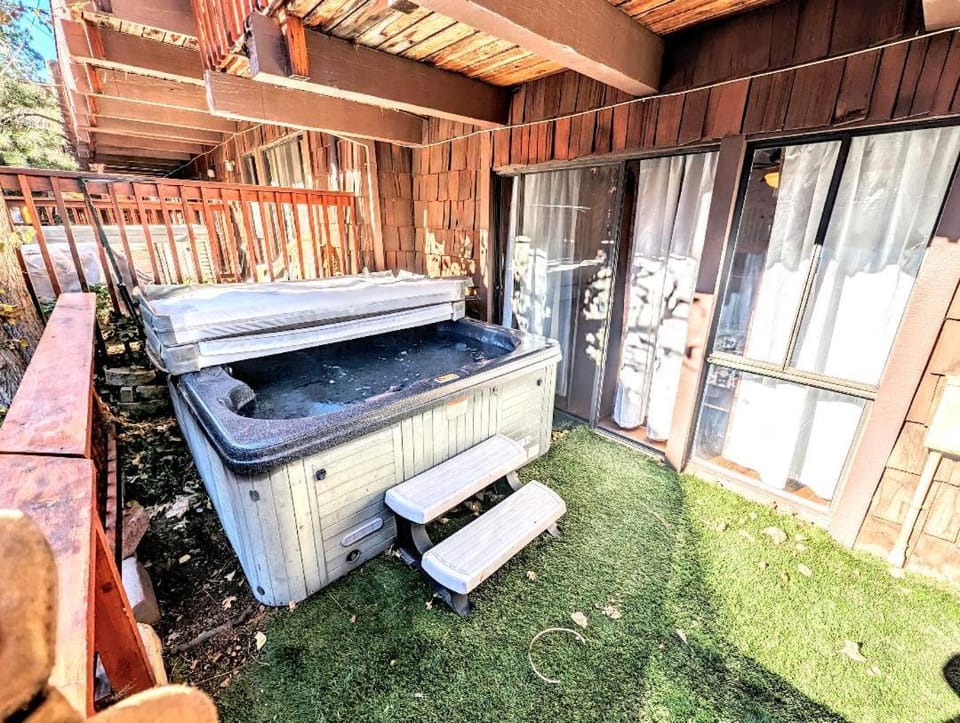 Snow Summit Townhouse with Spa Unit #62 House in Big Bear