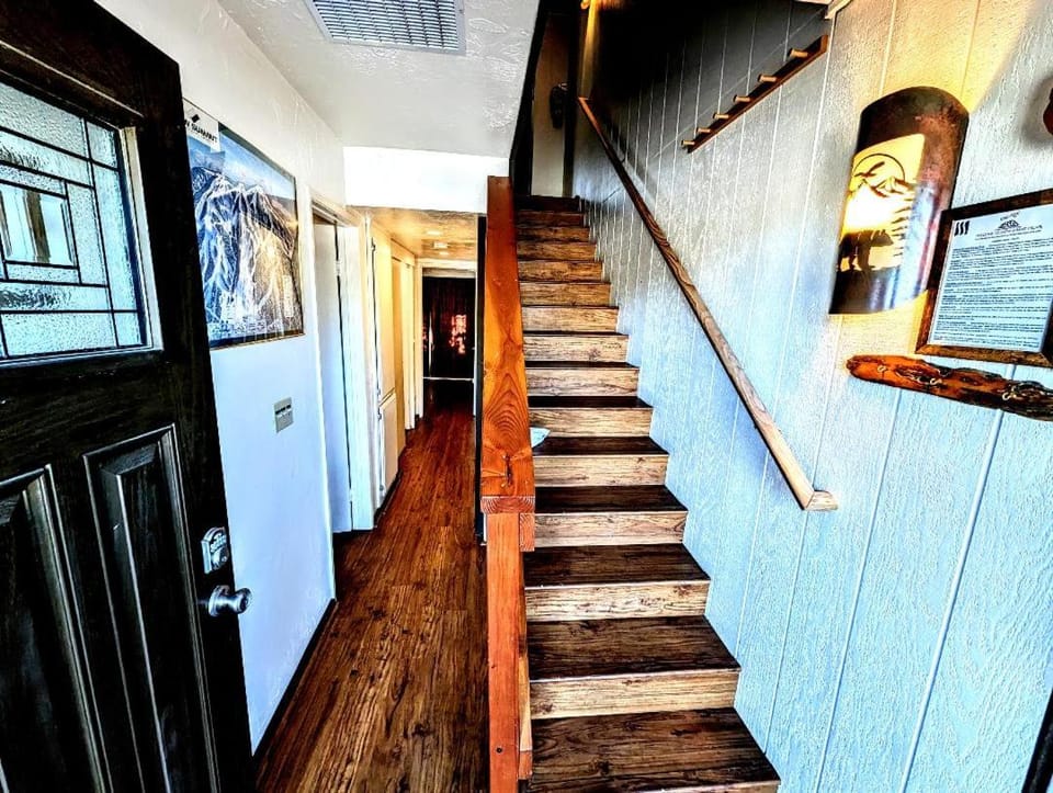 Snow Summit Townhouse with Spa Unit #62 House in Big Bear