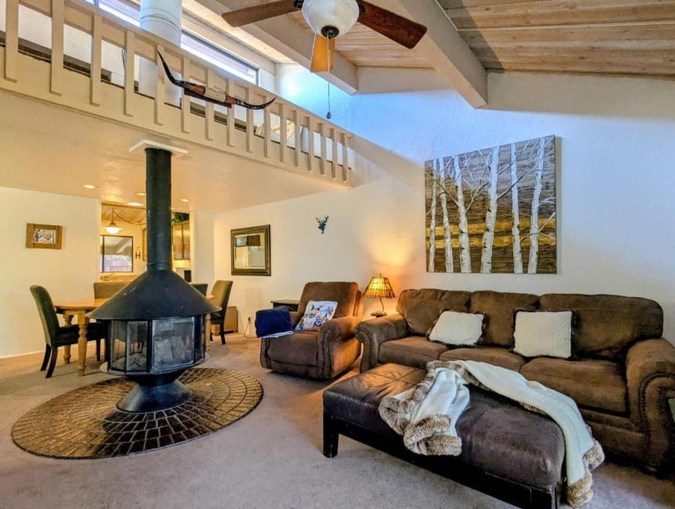 Snow Summit Townhouse Unit 09 House in Big Bear