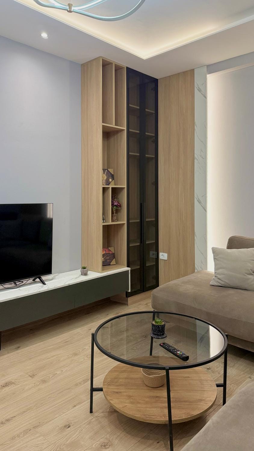 TV and multimedia, Living room, Seating area, Evening entertainment