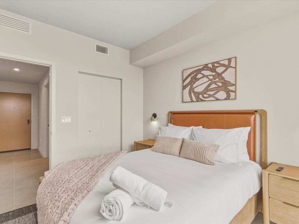Bed, Bedroom, towels, wardrobe