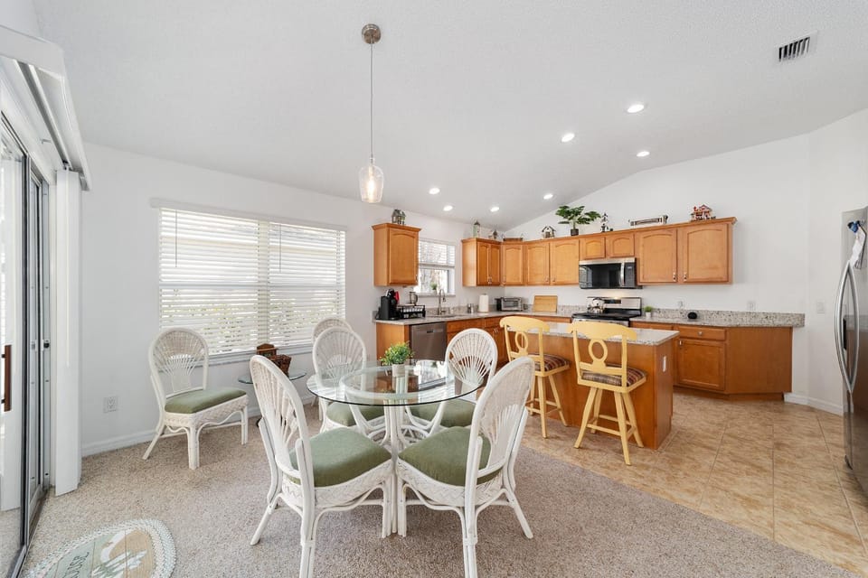 Dining area, pet friendly