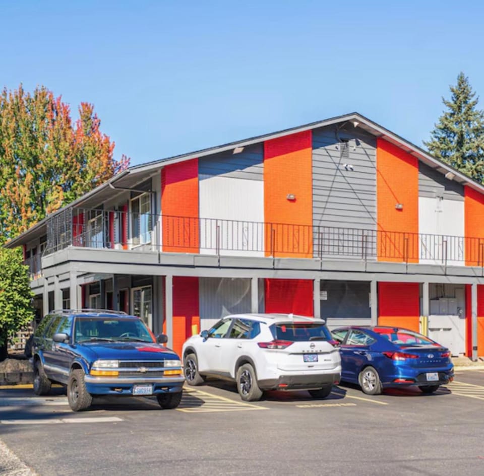 Rama Inn Motel And RV Park Hotel in Willamette Valley