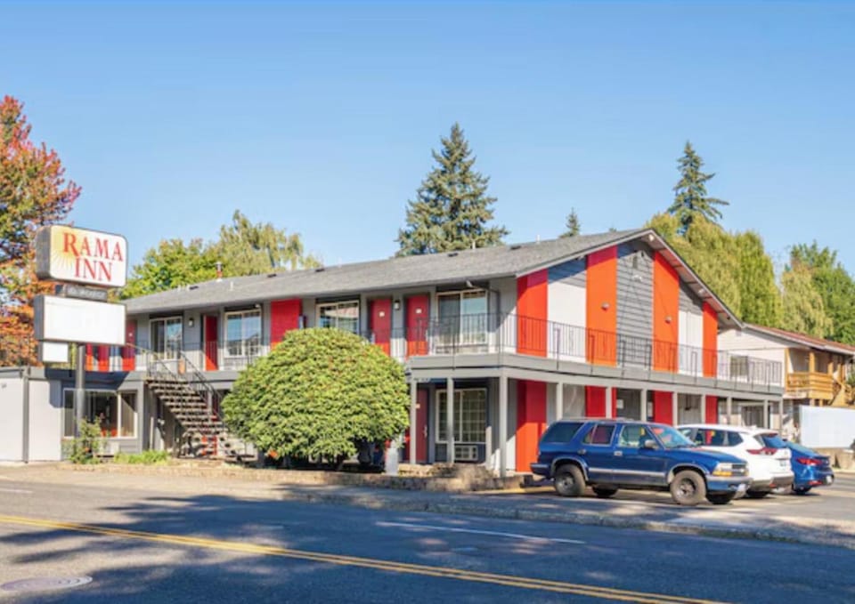 Rama Inn Motel And RV Park Hotel in Willamette Valley