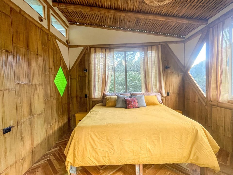 Casa Oak Bed and Breakfast in Sololá Department