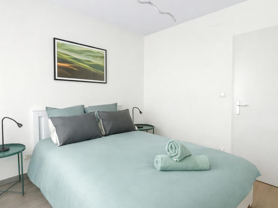 Bedroom, heating