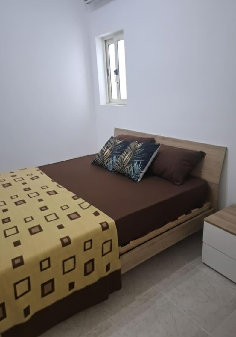 Bedroom, air conditioner