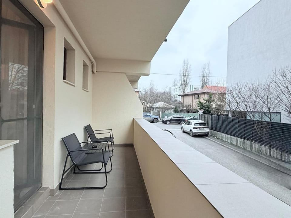 Olive Green I Apartment at Groundfloor with Balcony Apartment in Bucharest