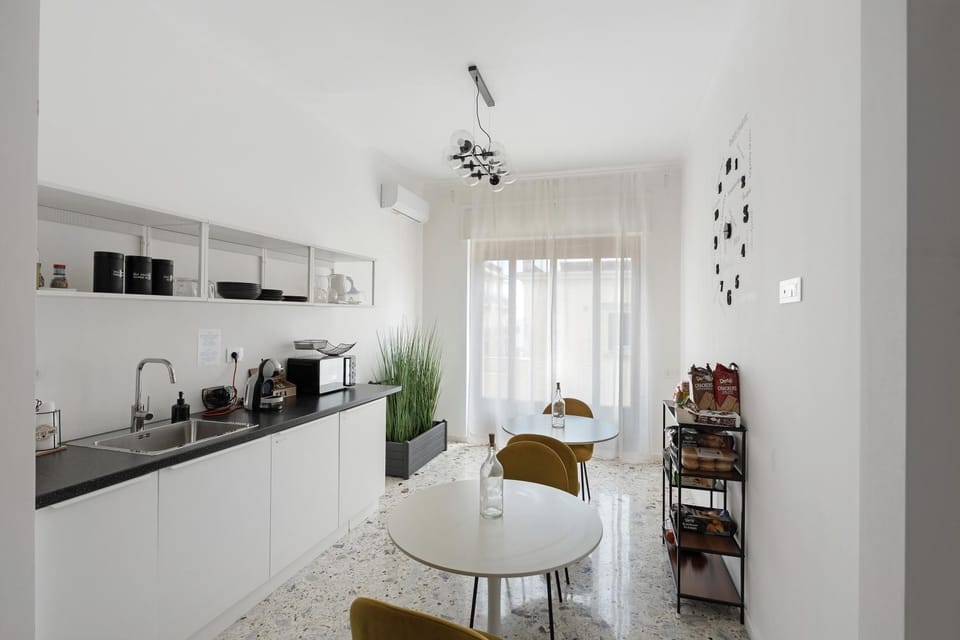 Property building, Kitchen or kitchenette, Living room