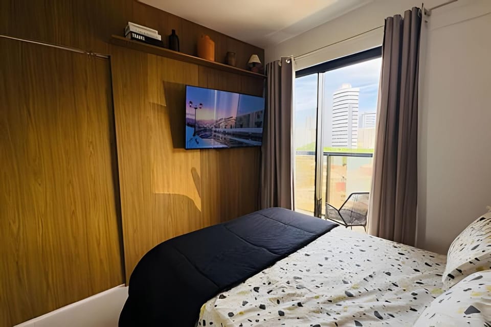 Bed, TV and multimedia, Photo of the whole room, Evening entertainment, Bedroom, wardrobe, air conditioner