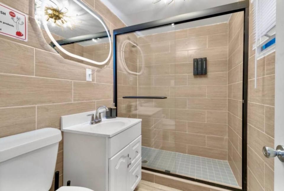 Cozy Corner Buffalo Getaway House in Buffalo