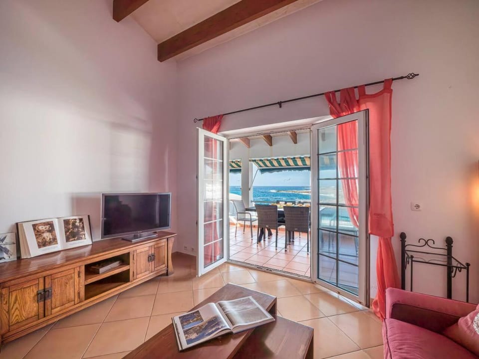 TV and multimedia, Living room, Dining area