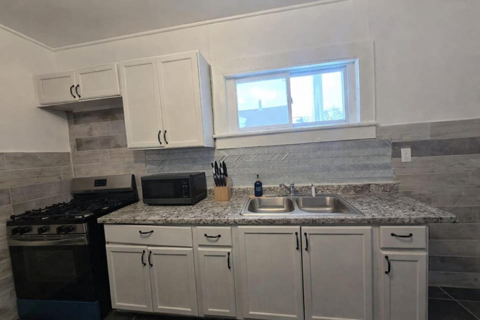 Comfort and Style Buffalo Escape Apartment in Buffalo