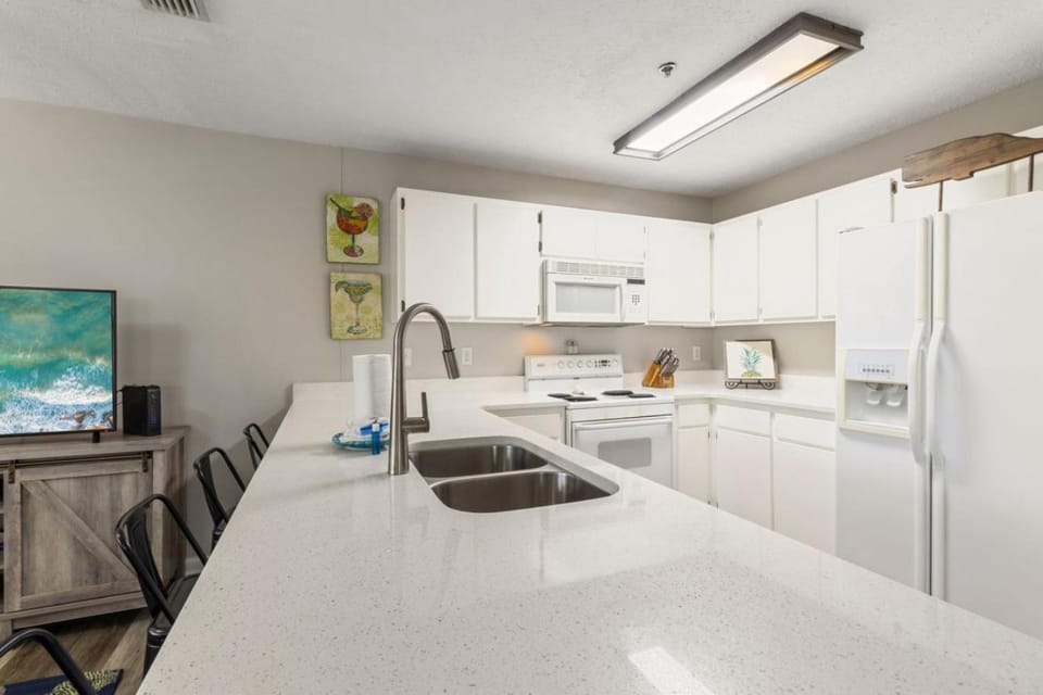 Coastal Escape at Peachtree Place | 2BR Sleeps 8 | Near Beach & Attractions House in Panama City Beach