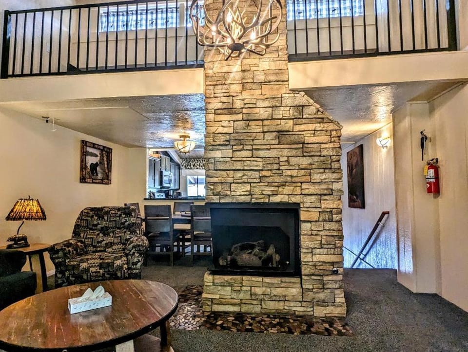 Snow Summit Townhouse with Spa Unit 41 House in Big Bear