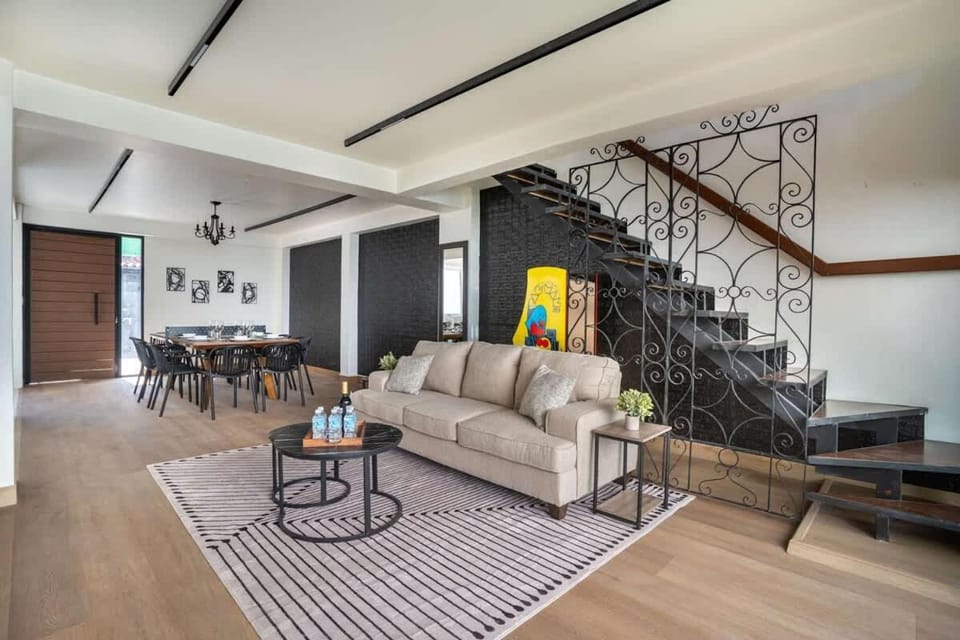 Spacious Home Ideal for Groups with Patio & Arcade House in Mexico City
