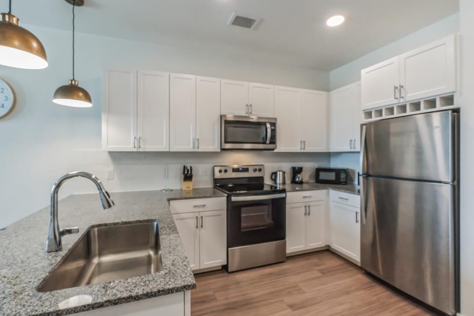 Stunning Austin Oasis I Properties by Preston Apartment in Austin