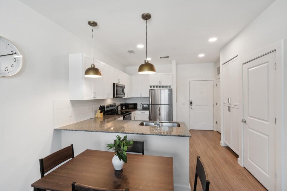 Stunning Austin Oasis I Properties by Preston Apartment in Austin