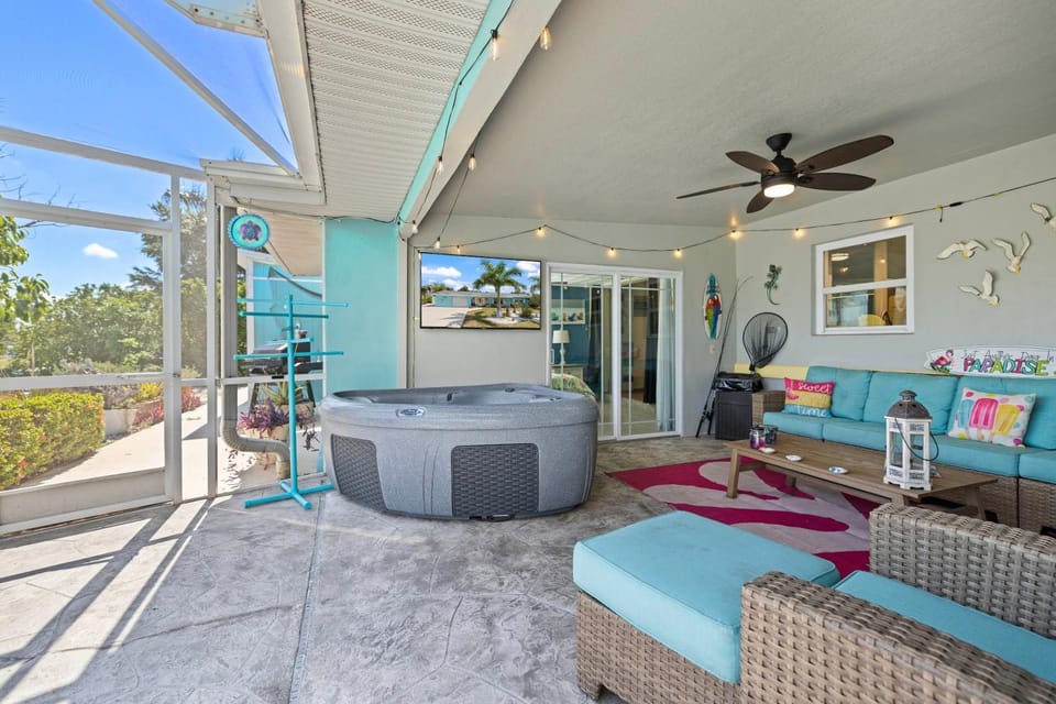 Heated Pool & Boat Dock! Port Charlotte Getaway House in Port Charlotte